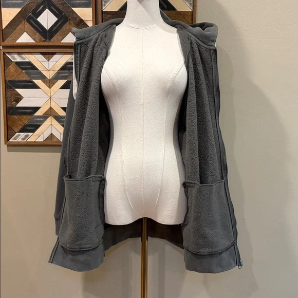 Vuori Restore Full Zip Hoodie in Dusty Pine Oversized Small - Picture 10 of 12